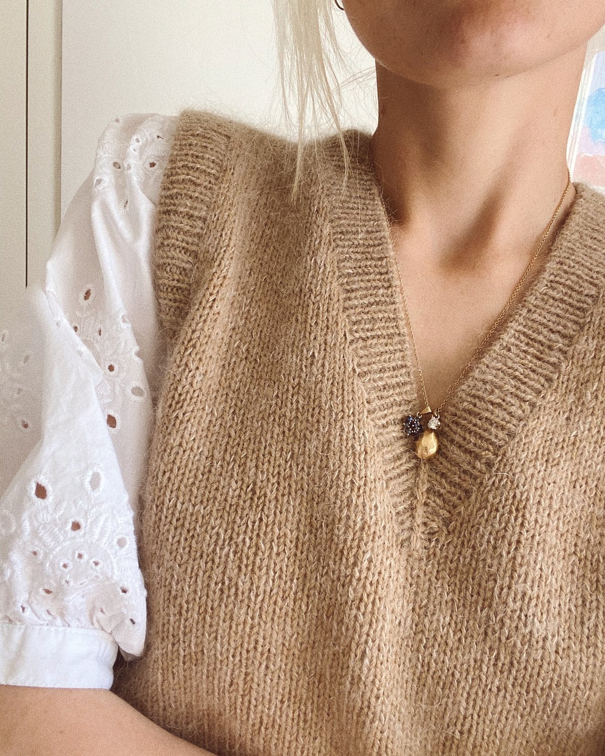 Stockholm Slipover V-Neck